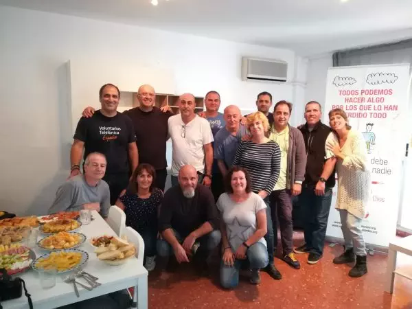 Voluntaris de Telefónica s’impliquen amb les persones sense llar a València